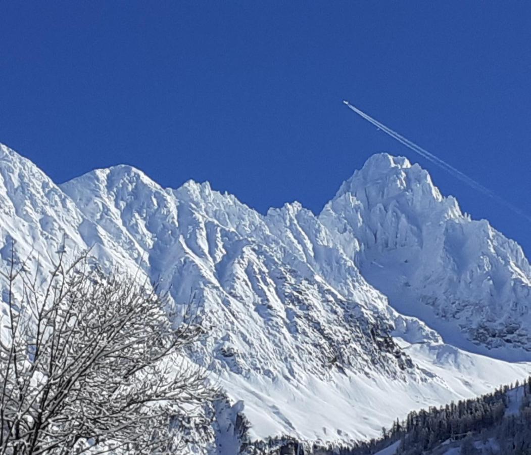 Chalets Pyrene Mont-Blanc Шамони Екстериор снимка