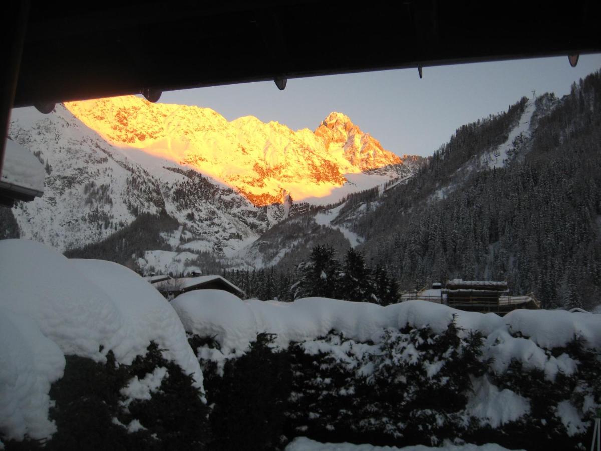 Chalets Pyrene Mont-Blanc Шамони Екстериор снимка