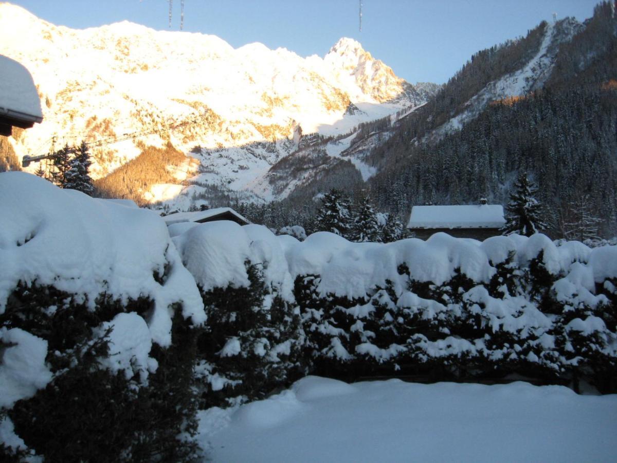 Chalets Pyrene Mont-Blanc Шамони Екстериор снимка